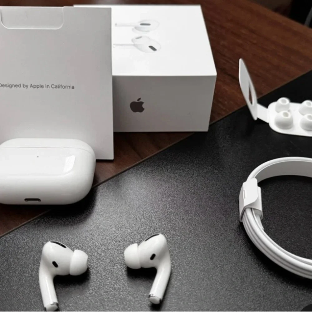 Apple AirPods Pro (2nd Generation) with MagSafe Wireless Charging Case (USB-C)